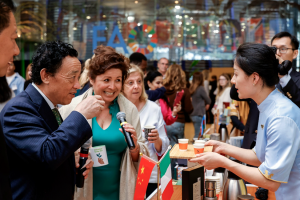 On International Tea Day, FAO spotlights the role of women in the sector and their significant contributions