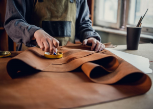 GE Bacterium Produces Plastic-Free Vegan Leather With Self-Dyeing Properties