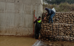 Basic water measurement instruments enhance irrigation management in Nepal 